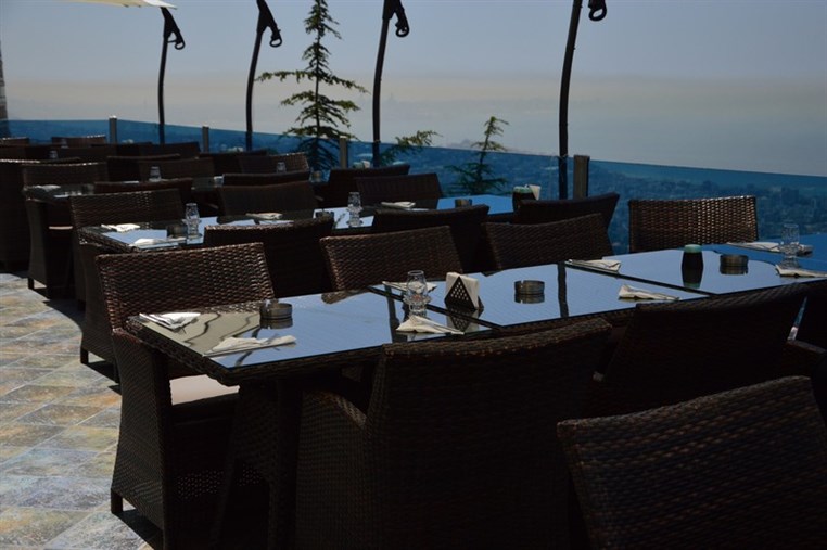 Sunday Buffet at Bay Lodge Terrace